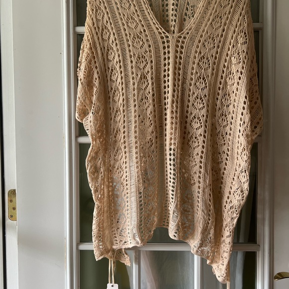 Woven cover up top - Picture 2 of 3